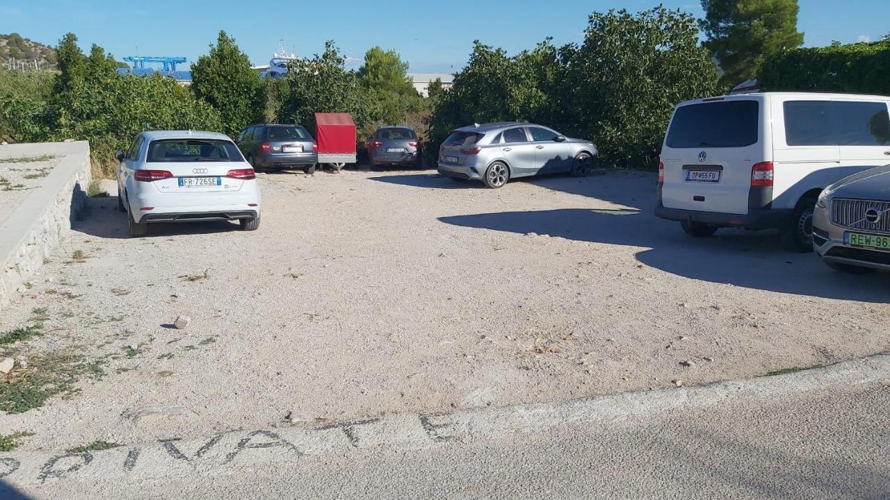 Apartments Voltera Parking Space Near The House Betina  Εξωτερικό φωτογραφία