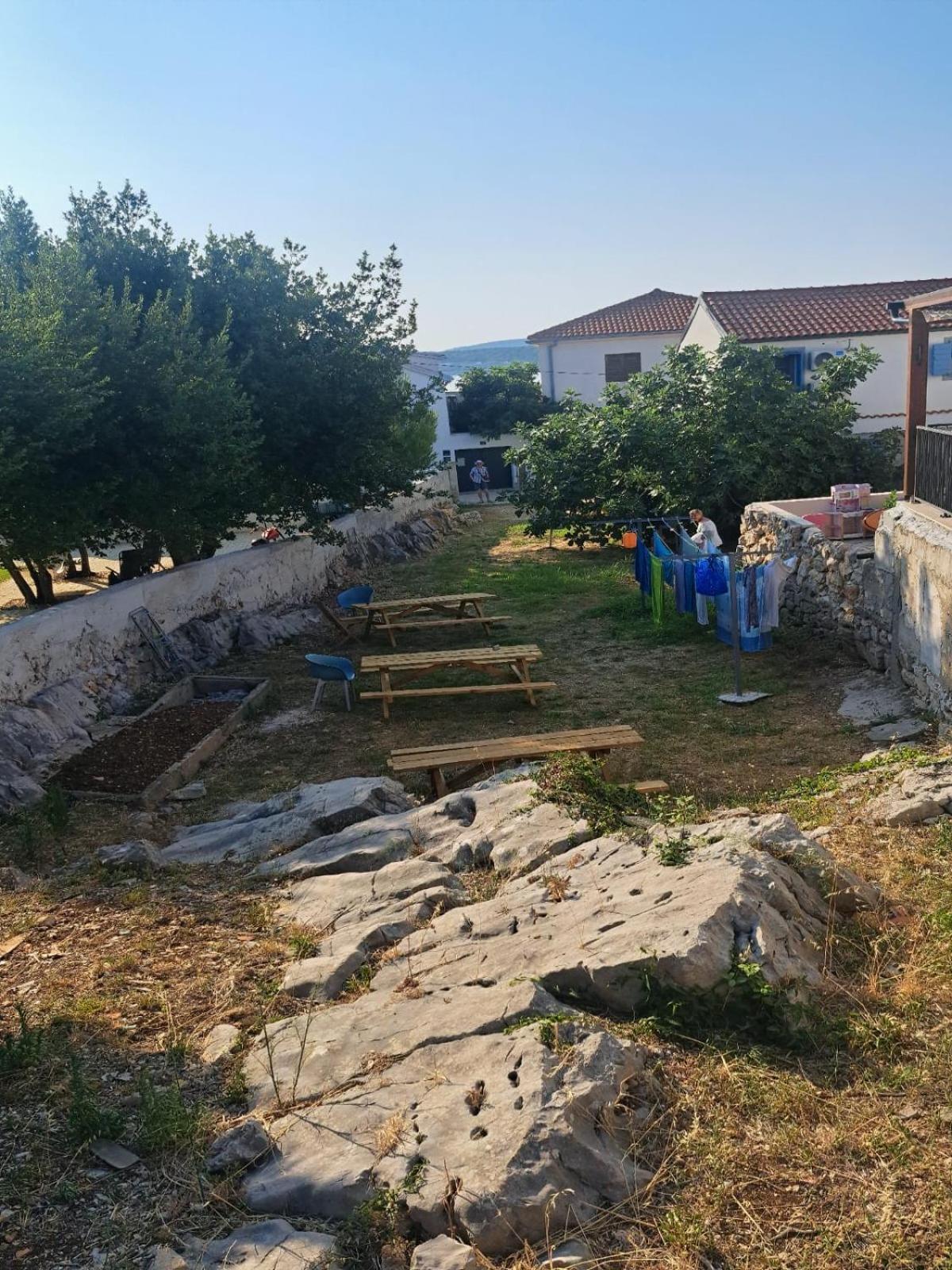 Apartments Voltera Parking Space Near The House Betina  Εξωτερικό φωτογραφία